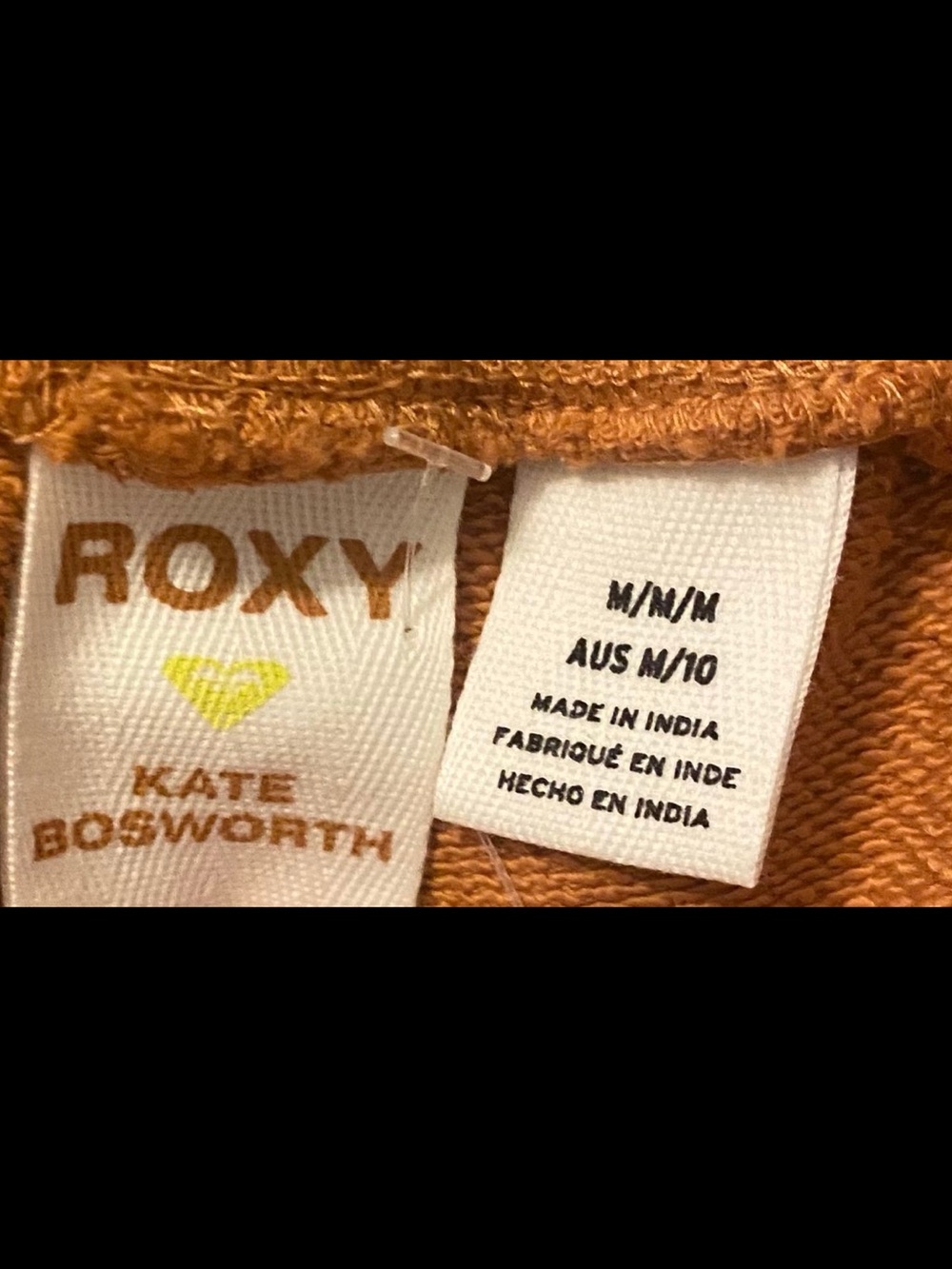 Roxy sweatshirt material shorts. Size medium - Picture 5 of 5